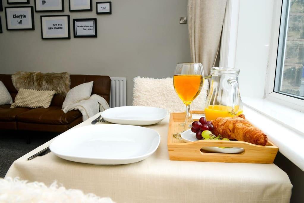Delightful 2 Bed Town Centre House, Sleeps 4 Διαμέρισμα Μπάρνσλεϊ Εξωτερικό φωτογραφία